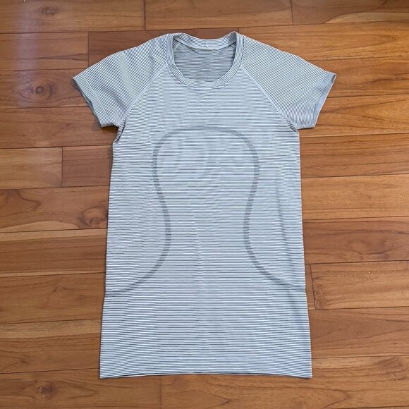 Women Lululemon Swiftly Tech Short Sleeve 2.0 Tempo Stripe White / Black Size 4 - Picture 3 of 7